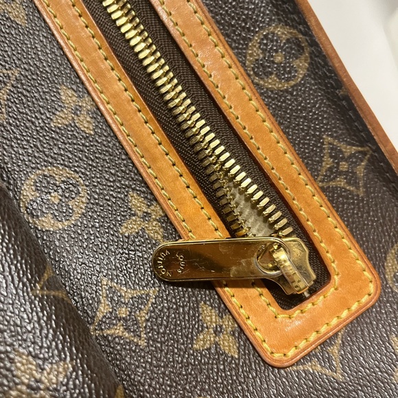 Louis Vuitton authentic Hudson GM crossbody bag - Picture 12 of 16